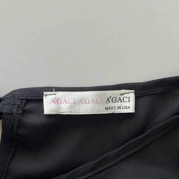 black Top with sheer sleeves A’gaci - Picture 2 of 9